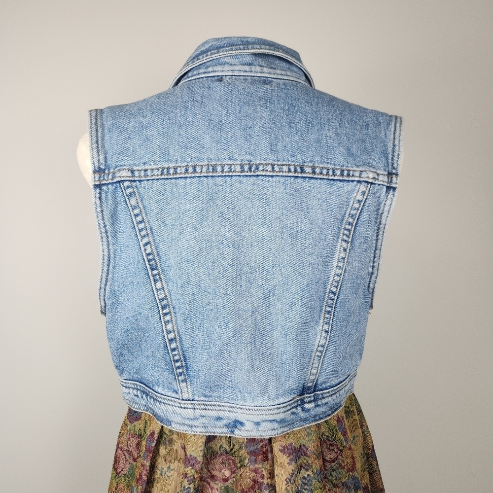 VTG 90s Cropped Denim Jean Vest With  Gem Button Detailing Size S Fits Medium - Picture 2 of 10
